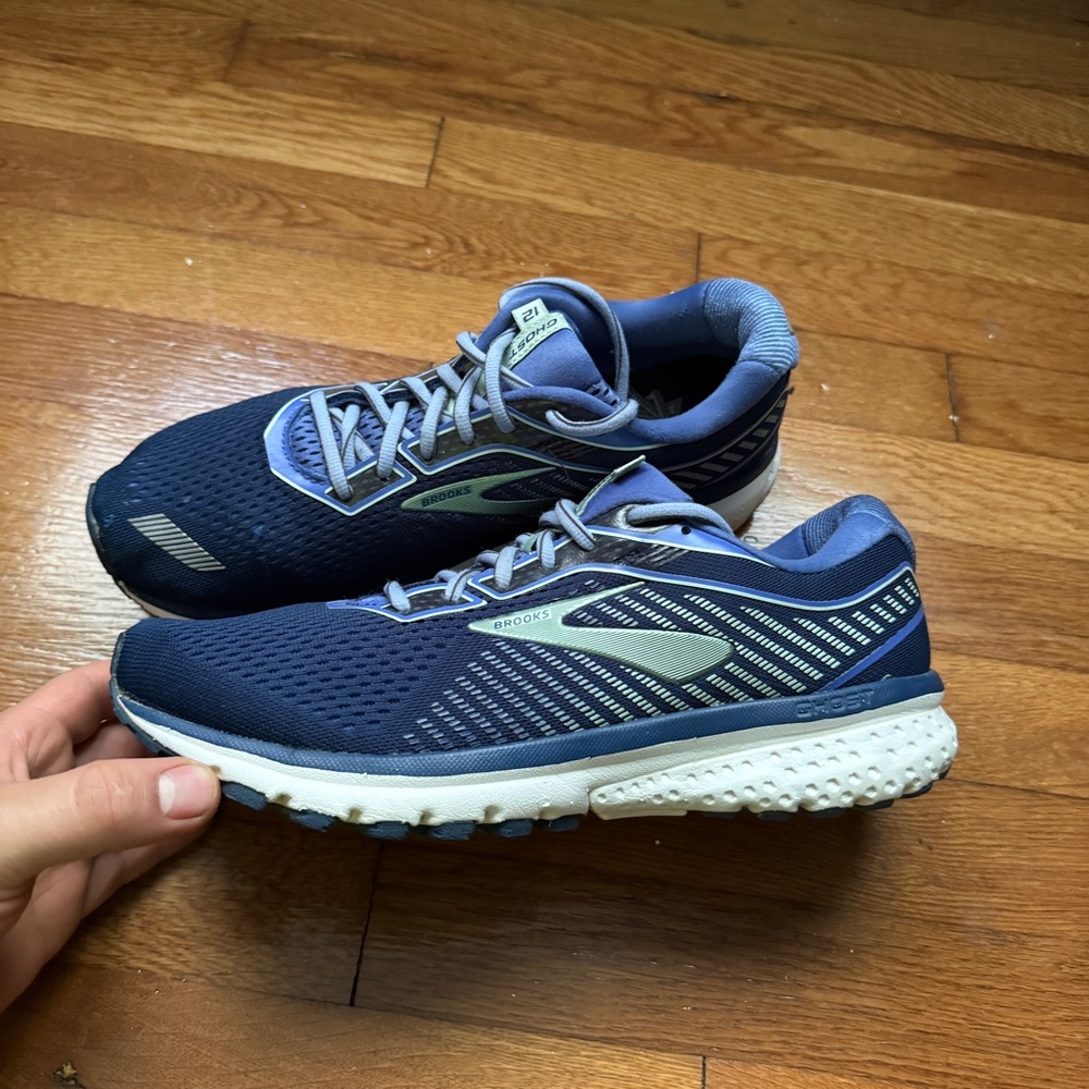Womens Brooks Athletic Shoes